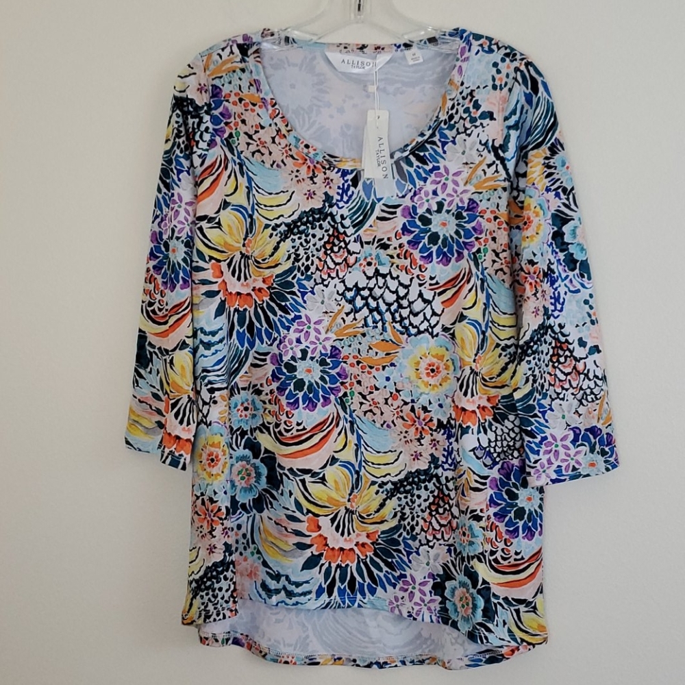 NWT Allison Taylor Artsy Floral Top M